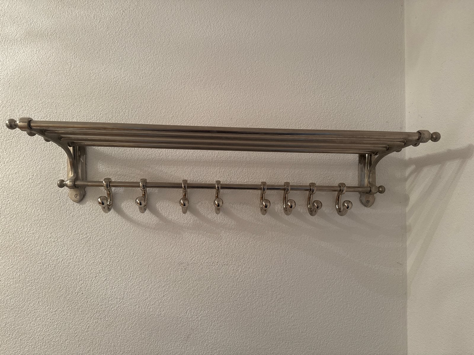 Riviera Maison Metalen wandkapstok met hoedenrek en 8 haken, Wandkapstok, Gebruikt, Ophalen of Verzenden, Minder dan 100 cm