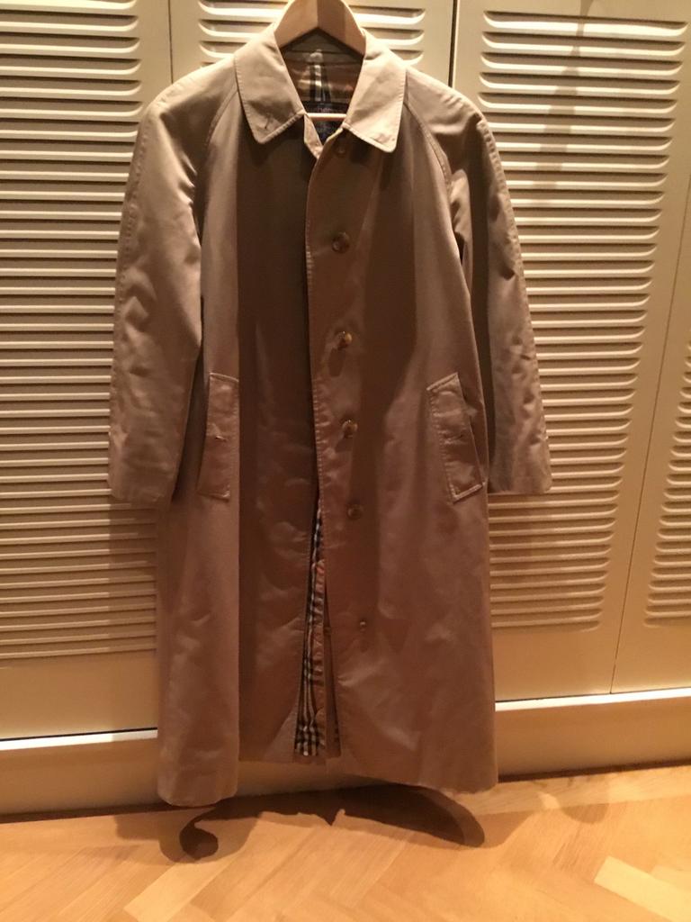 Regenjas Trenchcoat Burberry, Ophalen of Verzenden, Zo goed als nieuw, Maat 38/40 (M), Beige