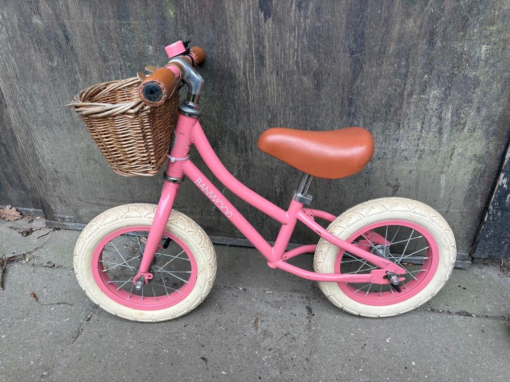Banwood loopfiets roze met mandje en bel, Ophalen, Gebruikt, Loopfiets