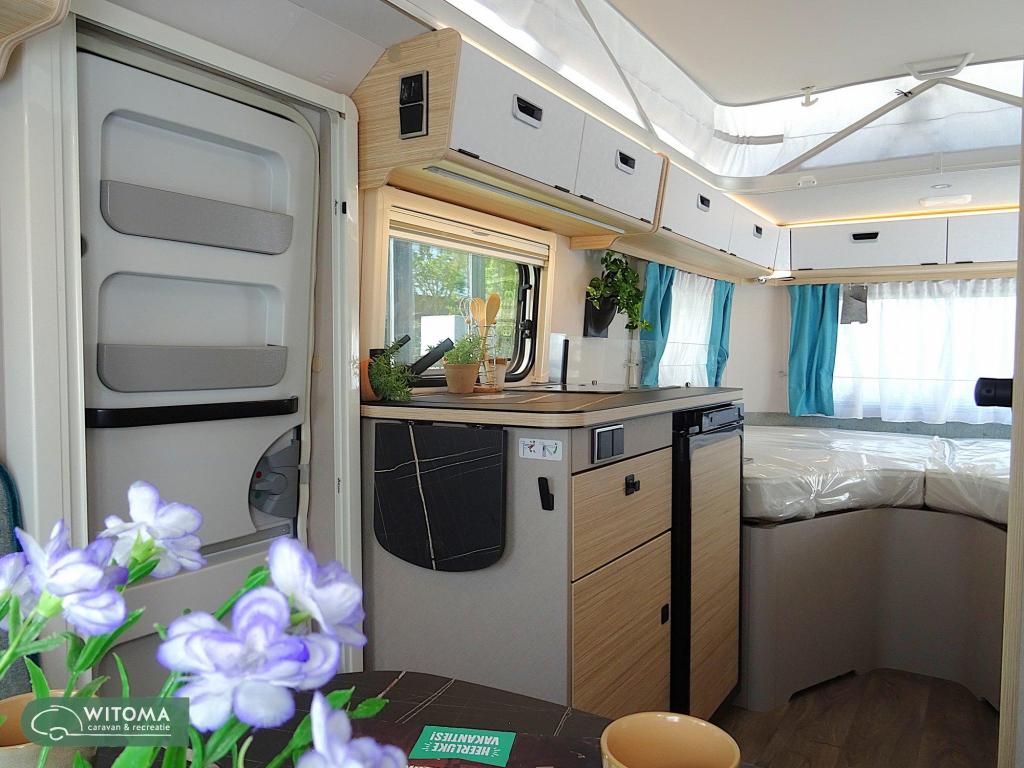 Eriba Touring 542 50%korting mover en accu, Standaardzit, Schokbreker, Bedrijf, Tot en met 3