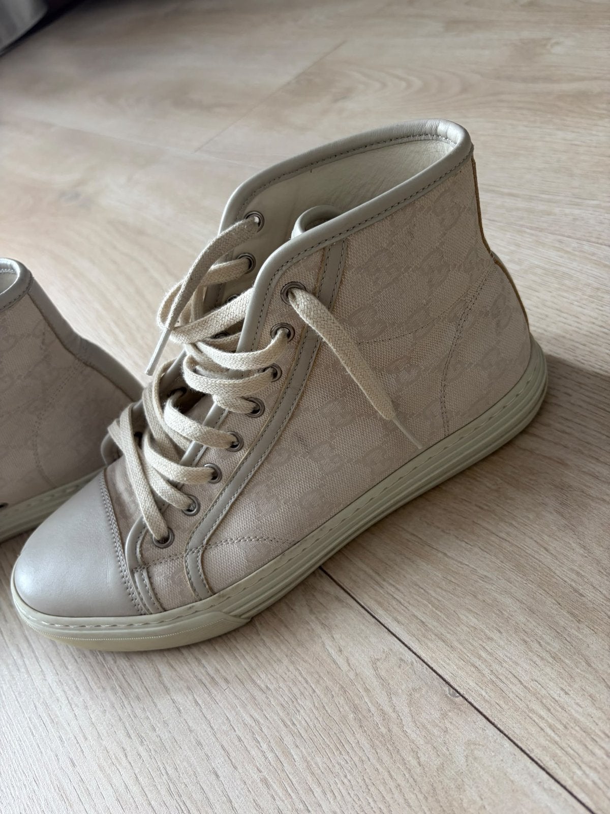 Unisex gucci schoenen maat 39/40, Kleding | Dames, Ophalen of Verzenden, Nieuw, Wit, Sneakers of Gympen