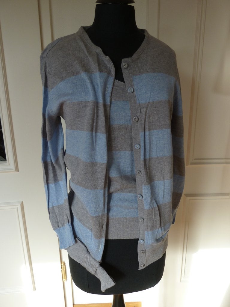 Valentino grijsblauw twinset, vest + top, 100% katoen, mt 38, Maat 38/40 (M), Zo goed als nieuw, VALENTINO, Verzenden