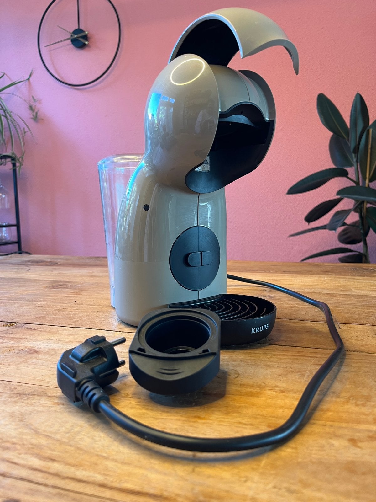 Krups Dolce Gusto koffiezetapparaat, Witgoed en Apparatuur, Koffiezetapparaten, Ophalen, Koffiemachine, Zo goed als nieuw, Koffiepads en cups