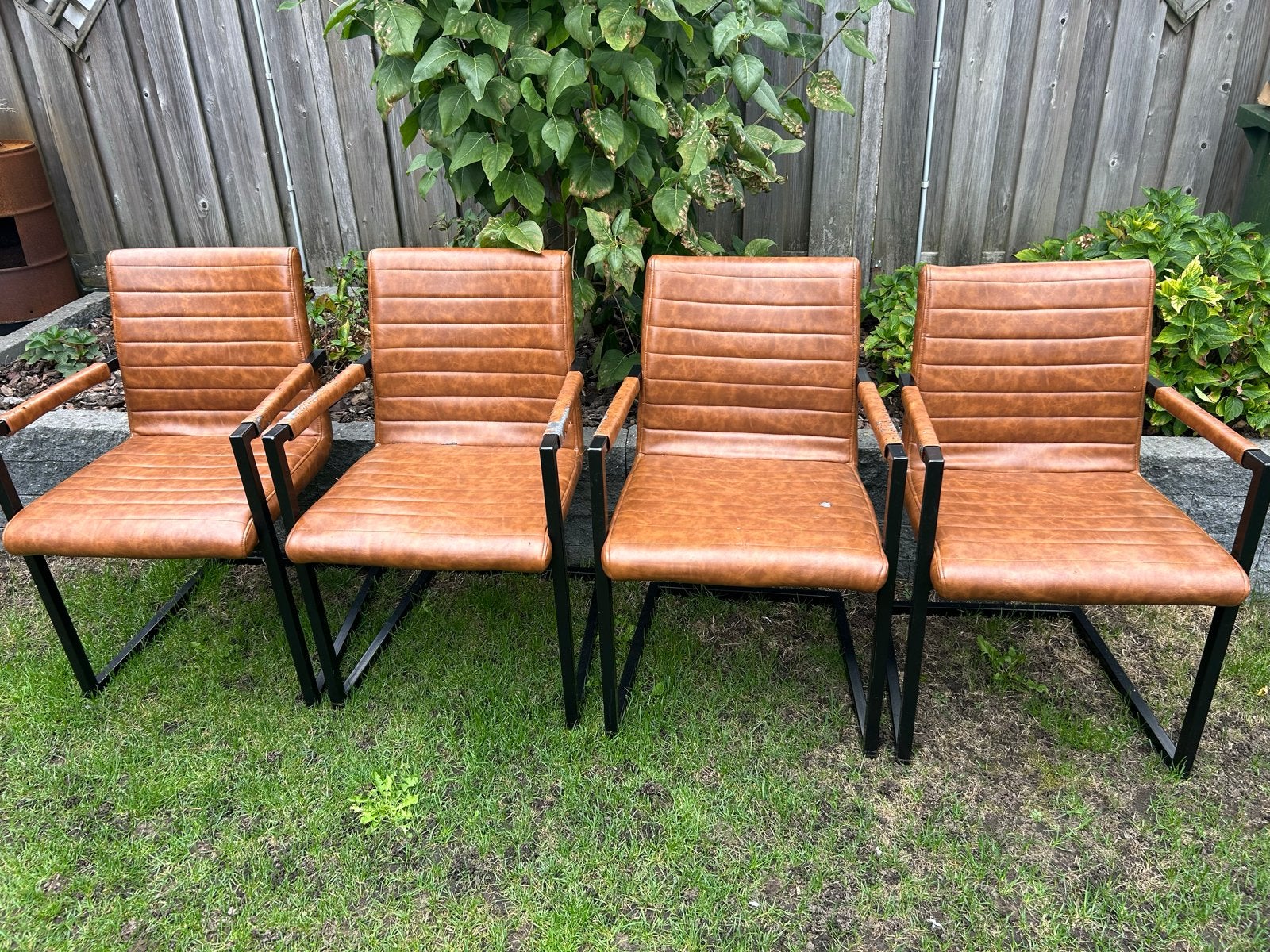 Set van 4 bruine stoelen met armleuningen, Ophalen, Gebruikt, Bruin, Vier