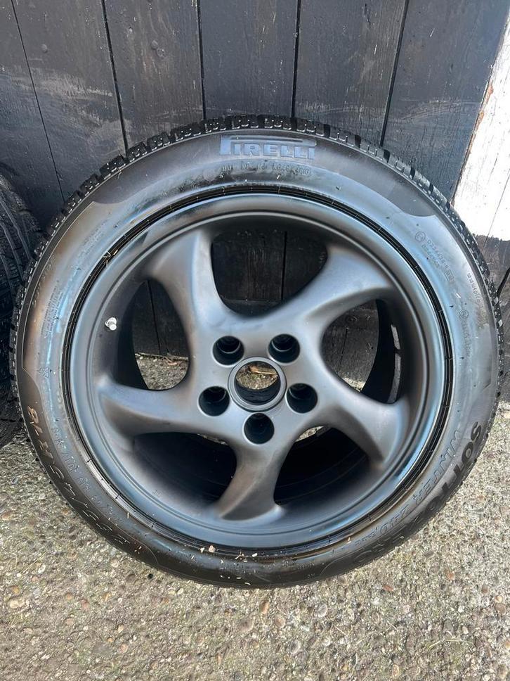 Porsche 911 Carrera winter wielen 18? breedset pirelli tpms, Niet ingevuld, 18 inch, Gebruikt, 265 mm