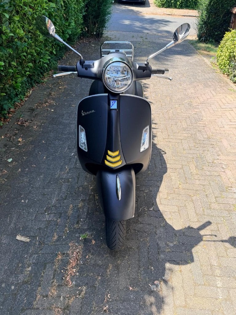 Vespa GTS 300 (2022) | 1e eigenaar | 14.000 km |, Scooter, 300 cc, Particulier, Minimaal motorrijbewijs A2