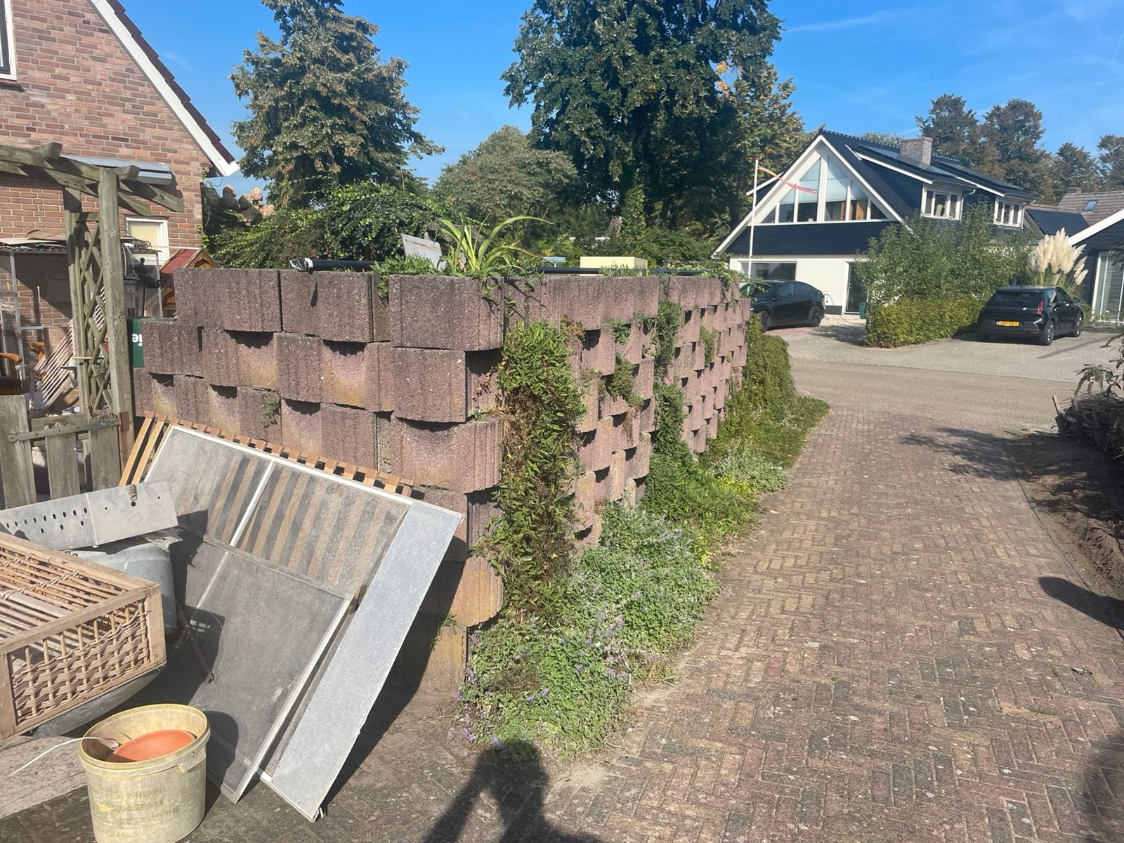 GRATIS AF TE HALEN gestapelde blokken afscheiding tuin, Ophalen, IJzer