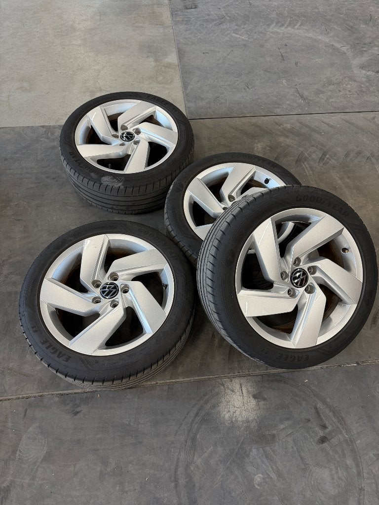 Golf 8 17 inch 225/45 R17 5x112, Ophalen, Gebruikt