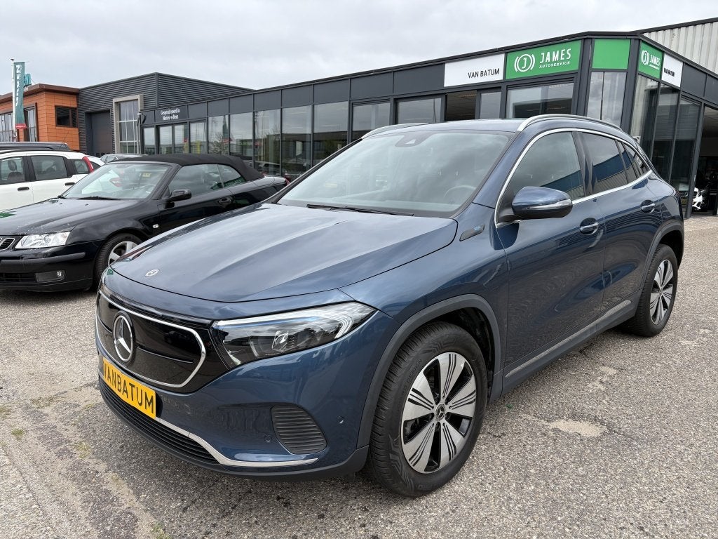 Mercedes-Benz EQA 250 Business Solution Luxery (bj 2022), Auto's, Automaat, Gebruikt, 750 kg, Blauw