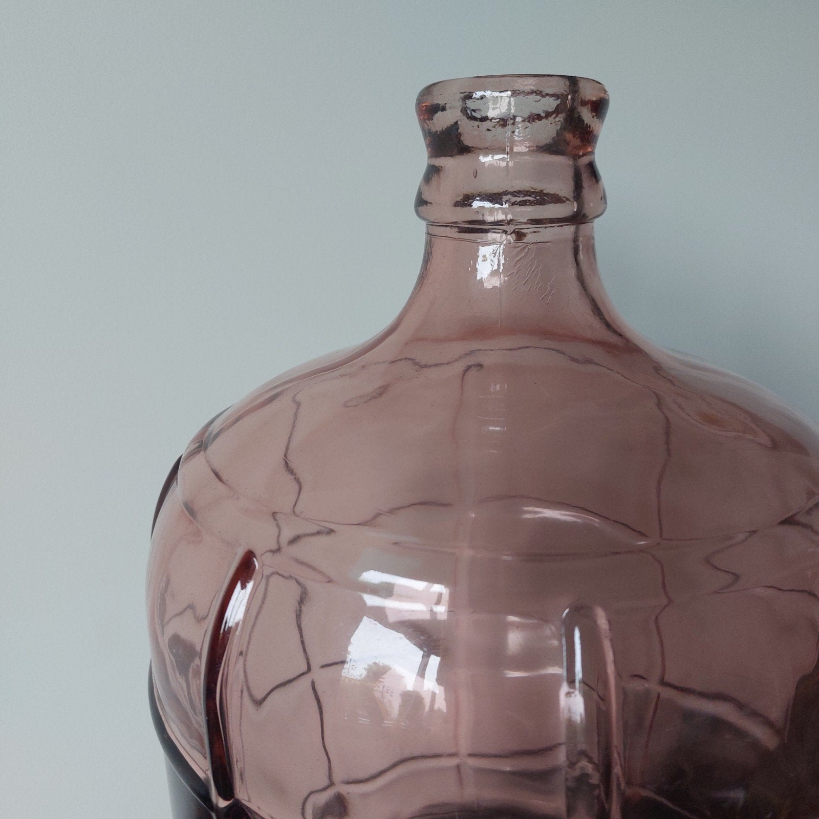 Grote roze glazen fles / vaas met ruitpatroon, Ophalen of Verzenden