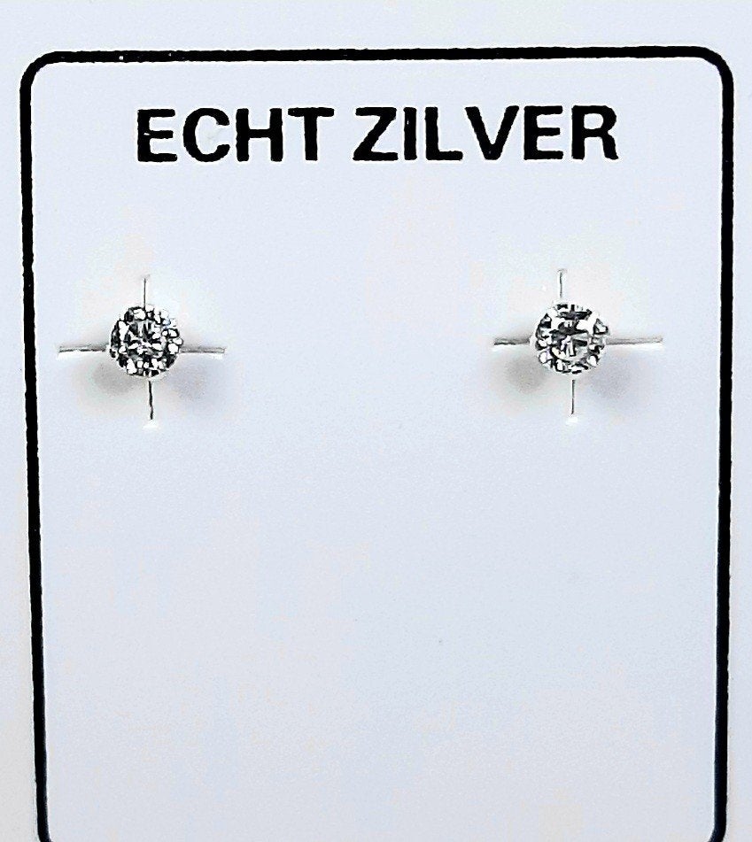 Fijne nieuwe oorknopjes 2 mm zilver met zirkonia steentjes, Met kristal, Nieuw, Ophalen of Verzenden, Knopjes of Stekers