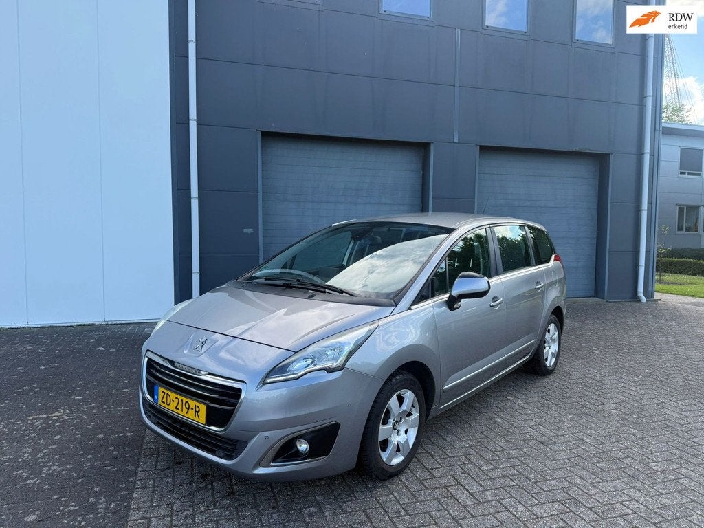 Peugeot 5008 1.6 HDi Active 5p. 2015, Stof, Gebruikt, Zwart, 4 cilinders