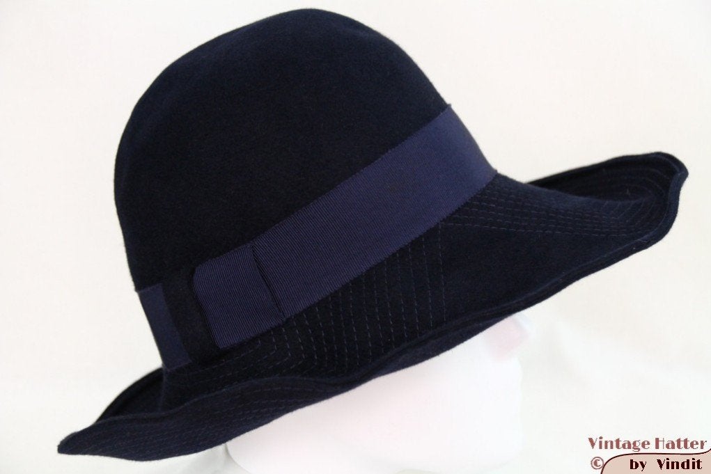 Kleine Vintage Dameshoed donker blauw met stiksels 54