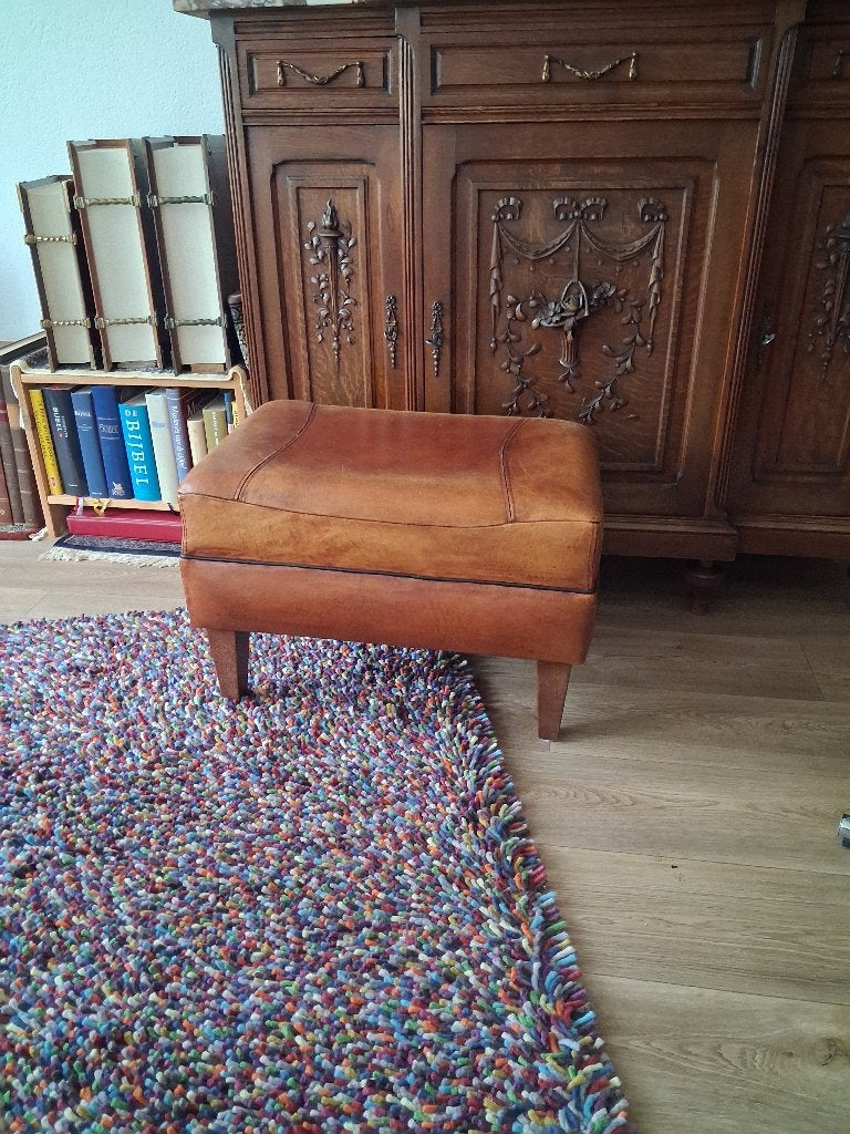 schapenleren hocker/voetenbank, Ophalen, 50 tot 75 cm, Nieuw, Schapenleer