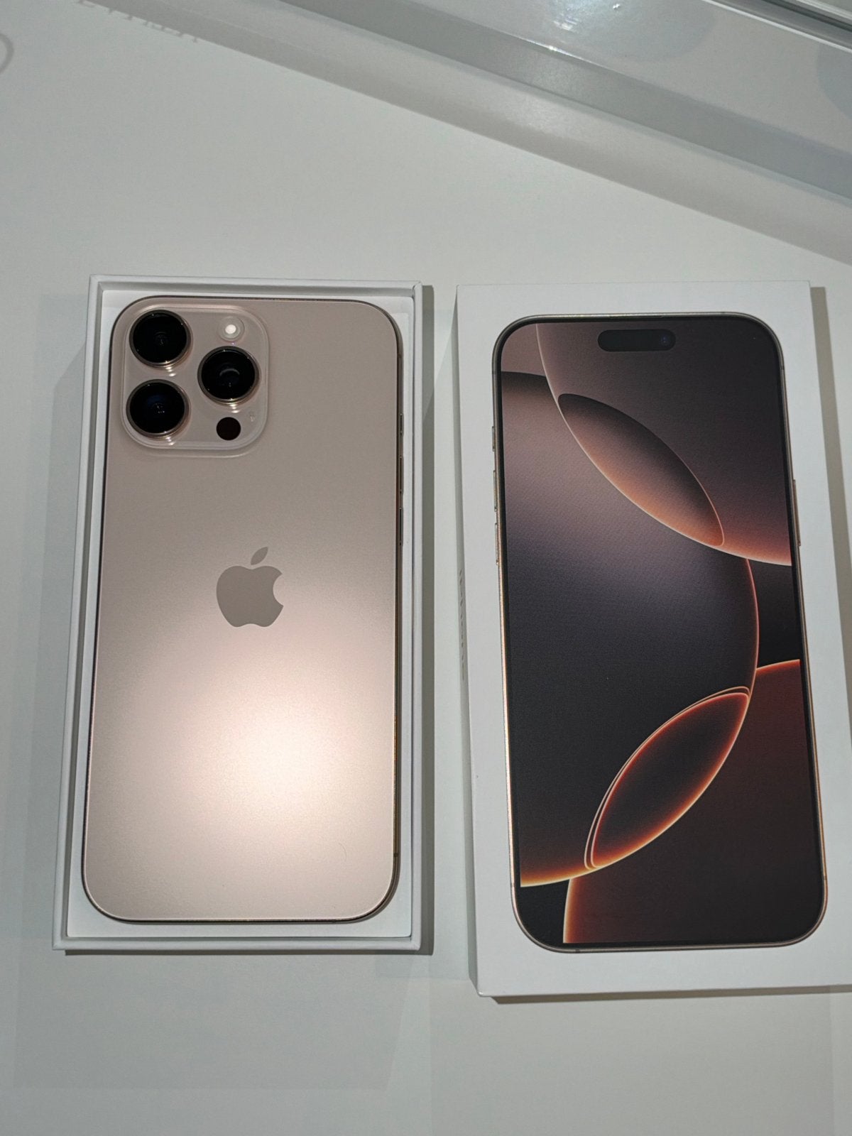 iPhone 16 Pro Max 256GB, IPhone 16 Pro Max, Zo goed als nieuw, Zonder simlock, Zonder abonnement