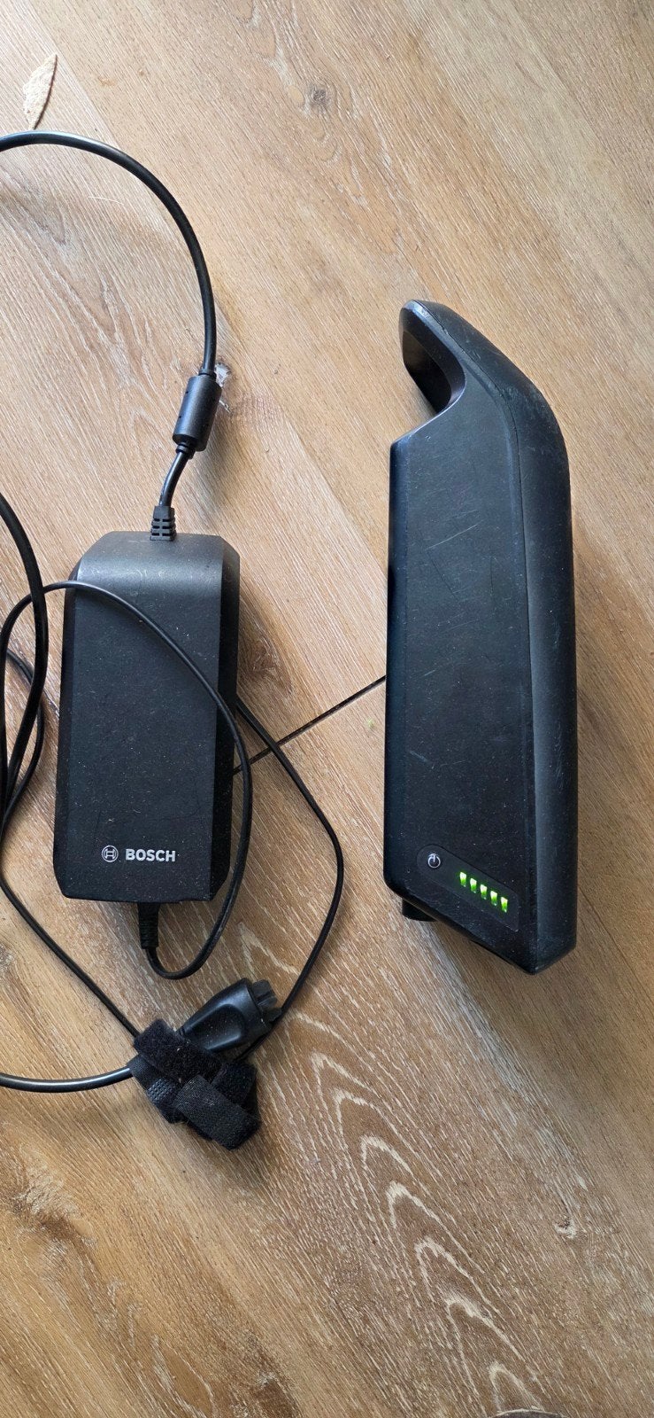 Bosch batterij en oplader powerpack 400, Ophalen, Zo goed als nieuw