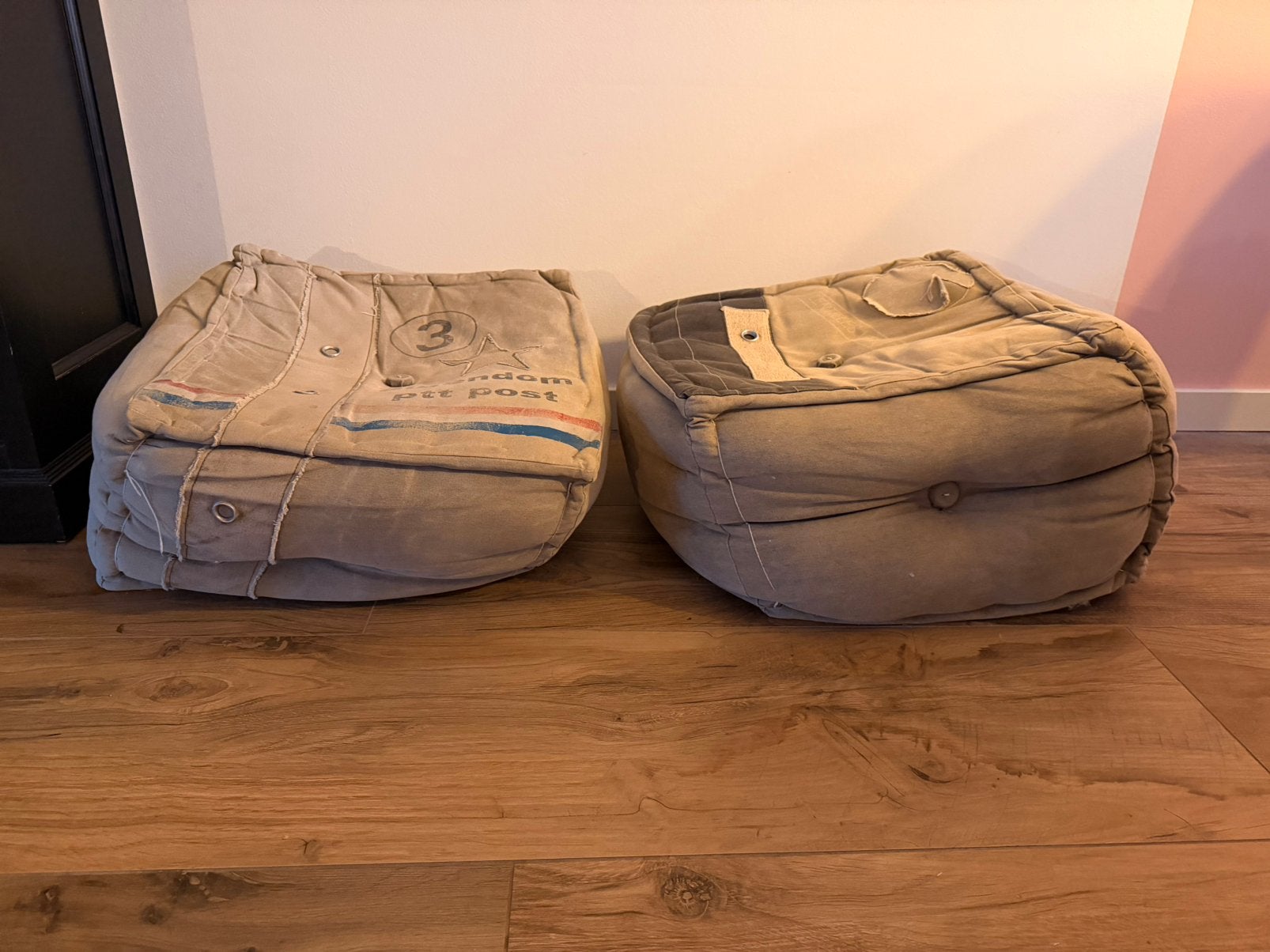 Gratis afhalen. Twee poefjes., Huis en Inrichting, Ophalen, Gebruikt, 50 tot 75 cm, Stof