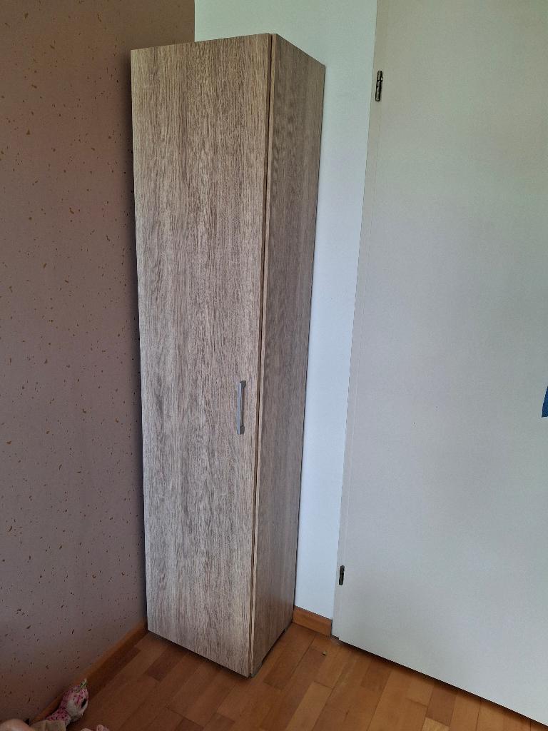 Kleding- of boekenkast, Ophalen, Minder dan 50 cm, 150 tot 200 cm, 25 tot 50 cm