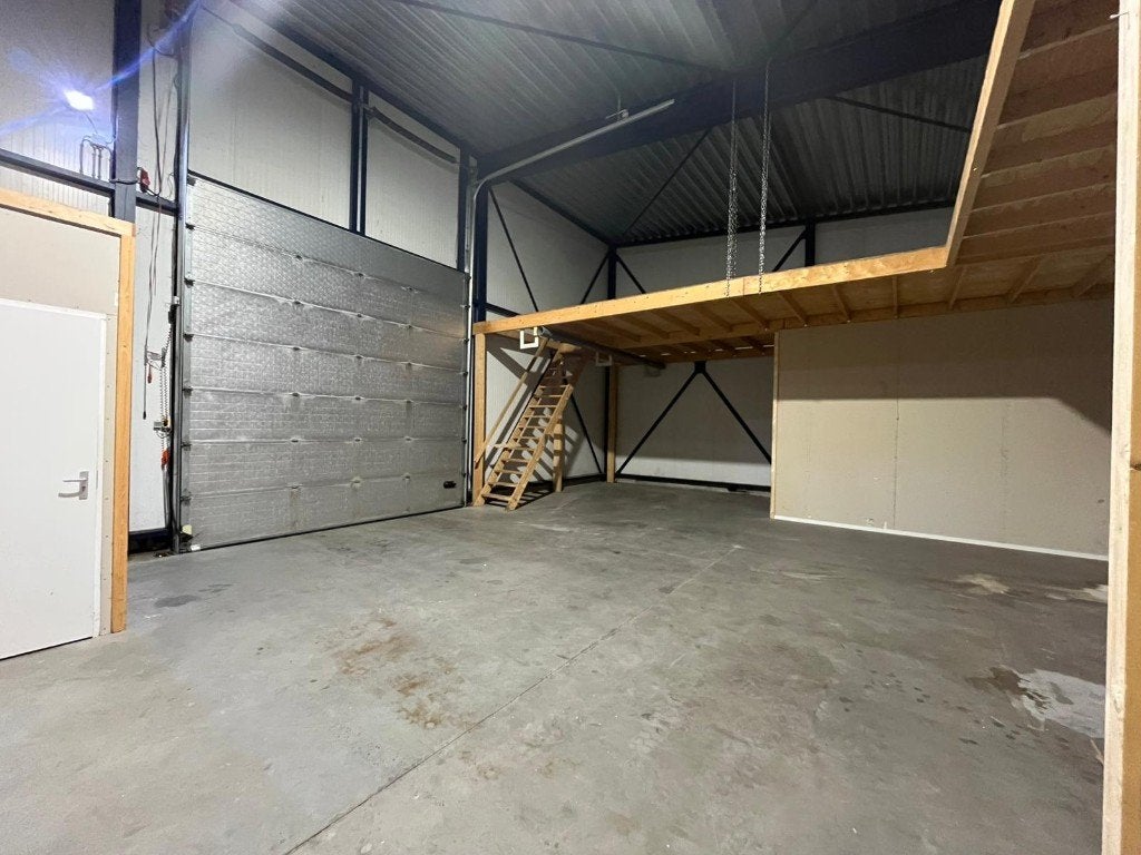 Kantoor + magazijn ruimte in Stadskanaal te huur, 240 m², Huur, Bedrijfsruimte