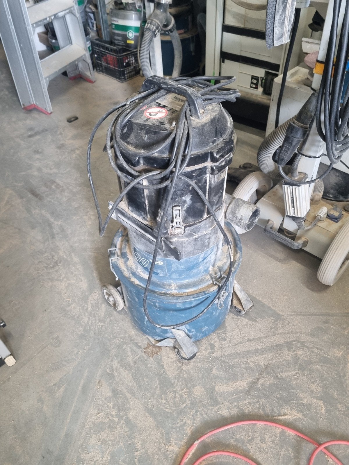 dustcontol cycloon stofzuiger, Ophalen, Gebruikt, 1600 tot 2000 watt, Industriële stofzuiger