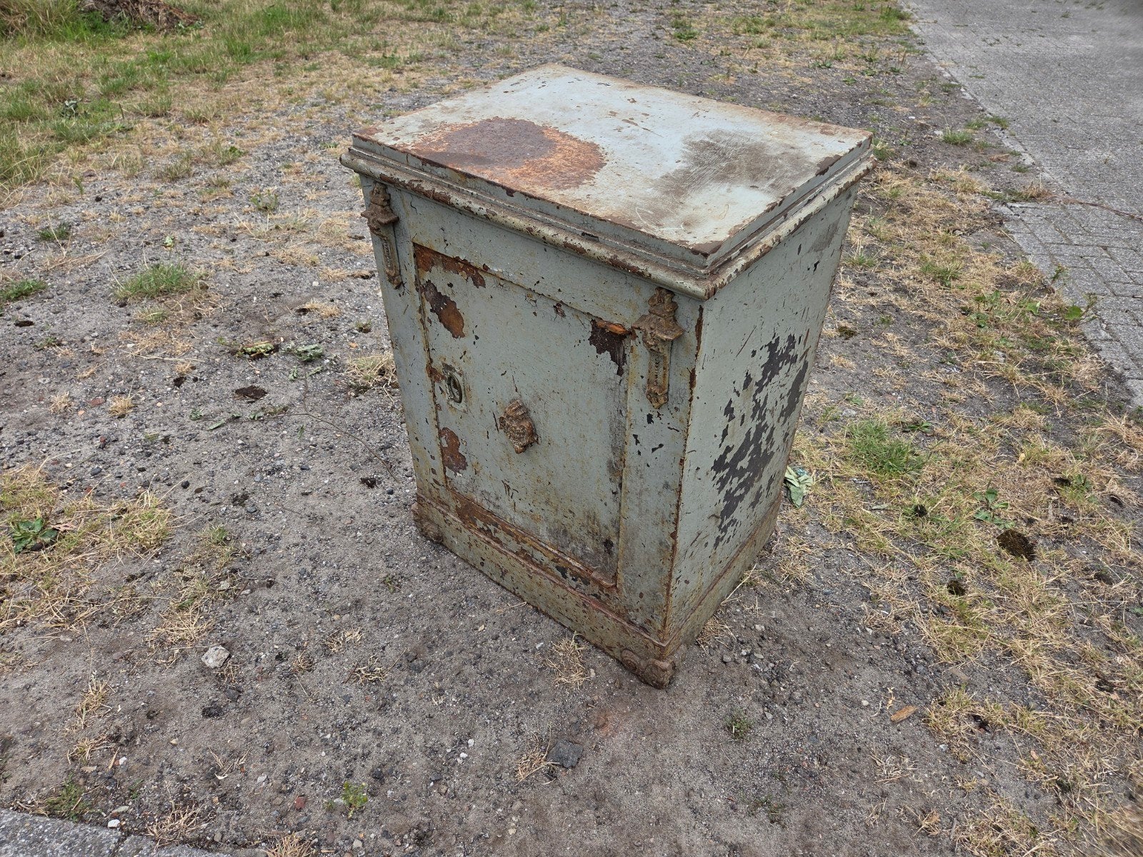 Oude antieke brandkast, Ophalen, Gebruikt, Brandkast