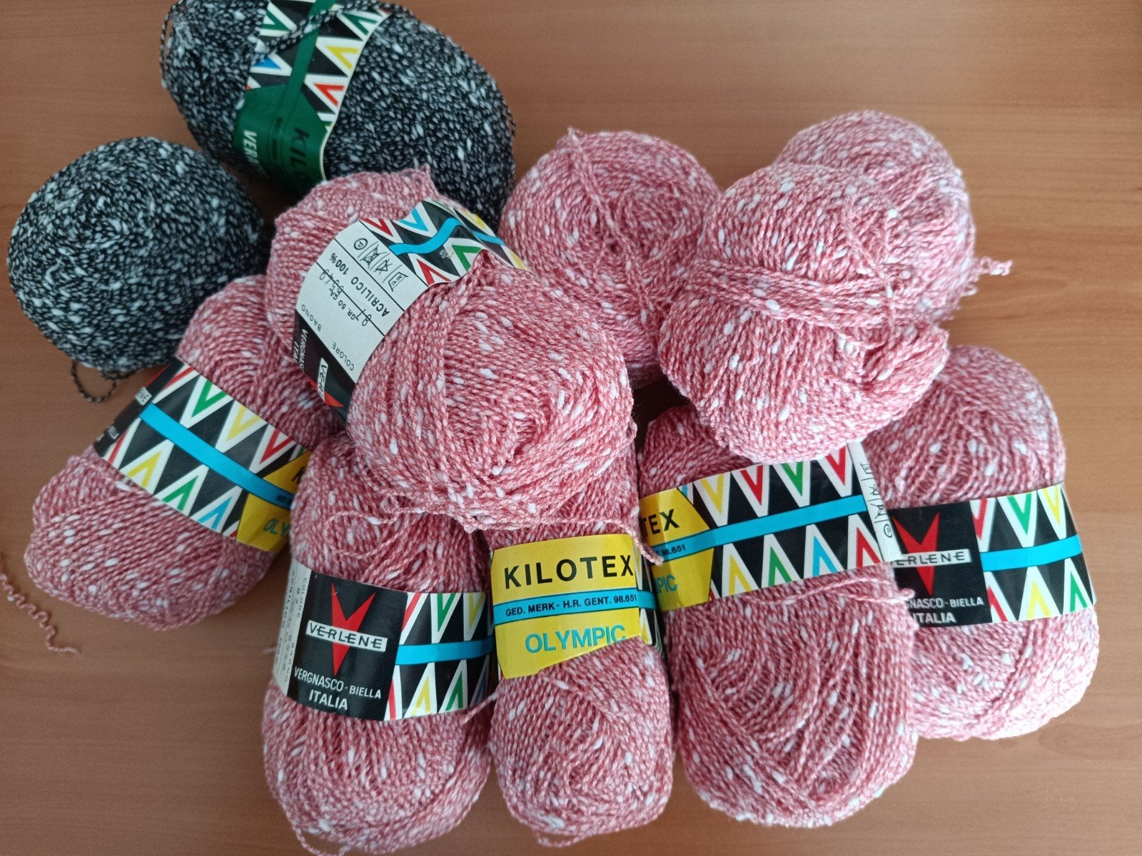 Breigaren verschillende kleuren samen of apart te koop, Ophalen of Verzenden, Nieuw, Breien of Haken, Wol of Garen