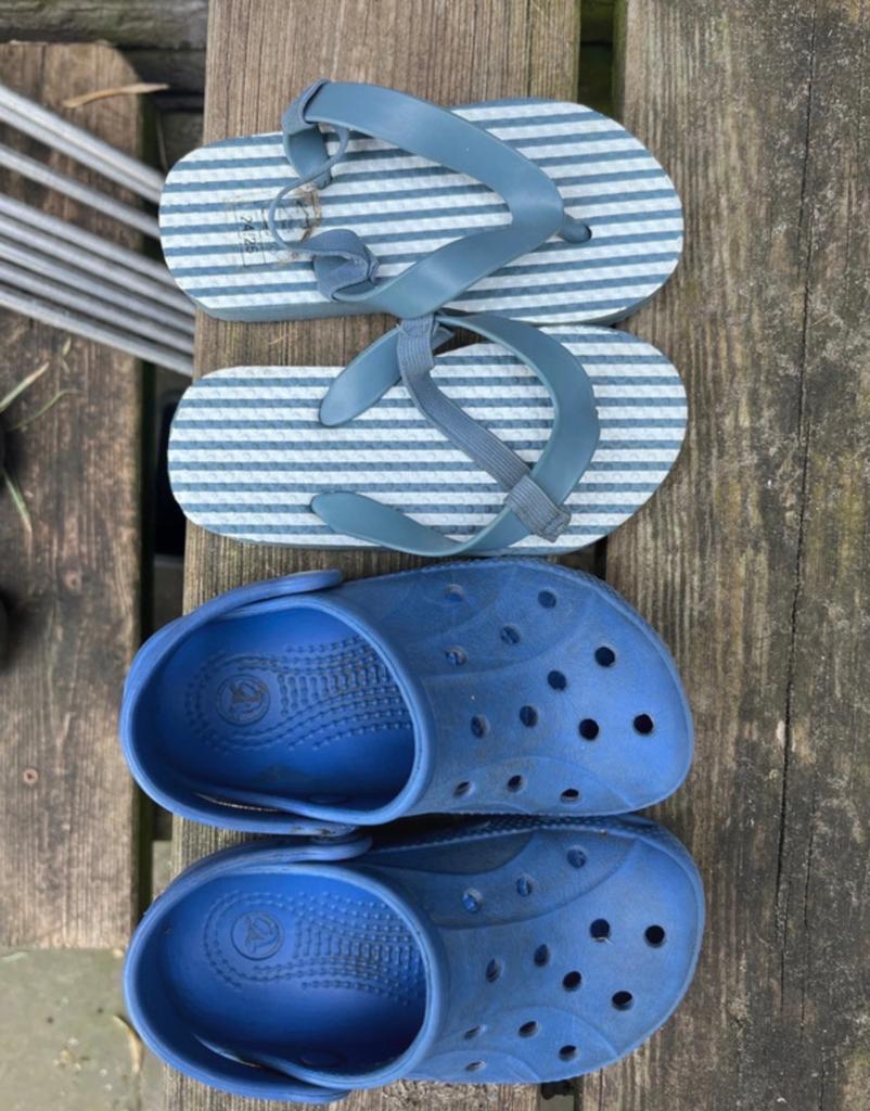 Crocs en Hema slippers maat 23/24, Kinderen en Baby's, Kinderkleding | Schoenen en Sokken, Ophalen of Verzenden, Gebruikt, Jongen of Meisje