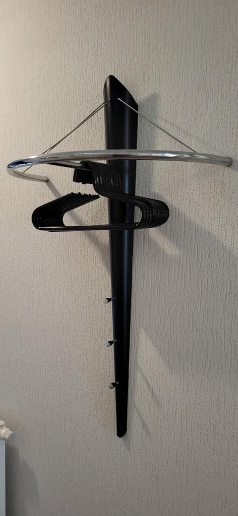 Metalen kapstok met hangers, Huis en Inrichting, Woonaccessoires | Kapstokken, Wandkapstok, Gebruikt, 100 tot 150 cm, Ophalen of Verzenden