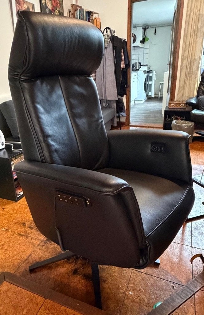 Sta-op fauteuil Rialto zwart, maar 1 week gebruikt, Ophalen, Zo goed als nieuw, 50 tot 75 cm, Leer