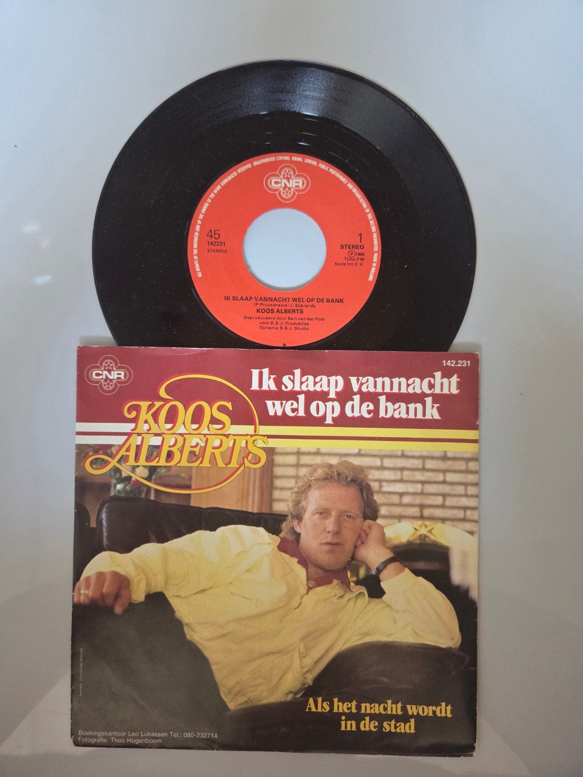 Koos Alberts - Ik slaap vanavond wel op de bank, Ophalen of Verzenden, Gebruikt, 7 inch, Nederlandstalig