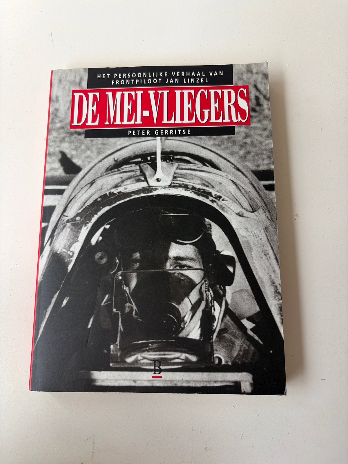 De Mei-Vliegers: Het persoonlijke verhaal van Jan Linzel, Ophalen of Verzenden, Tweede Wereldoorlog, Zo goed als nieuw, Luchtmacht