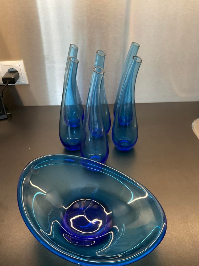 Ikea design blauwe schaal en vazen als setje, Blauw, Ophalen of Verzenden, Minder dan 50 cm, Glas