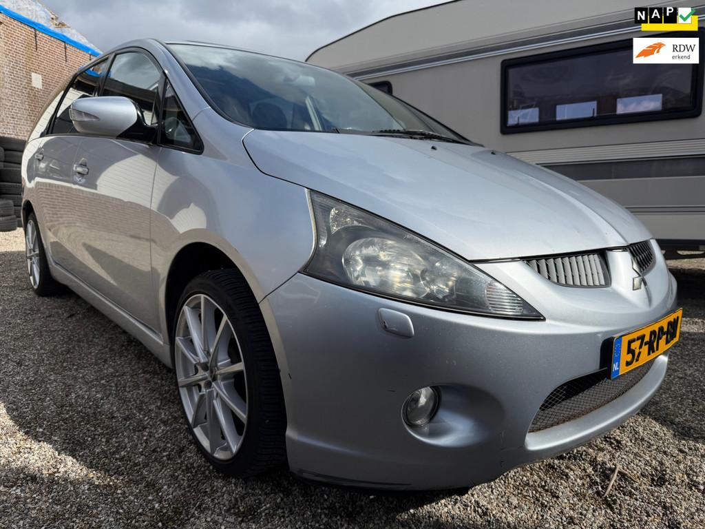 Mitsubishi Grandis 2.4-16V Intense Paris Pack 6p Automaat Pa, Auto's, Mitsubishi, Zwart, Startonderbreker, Bedrijf, 6 stoelen