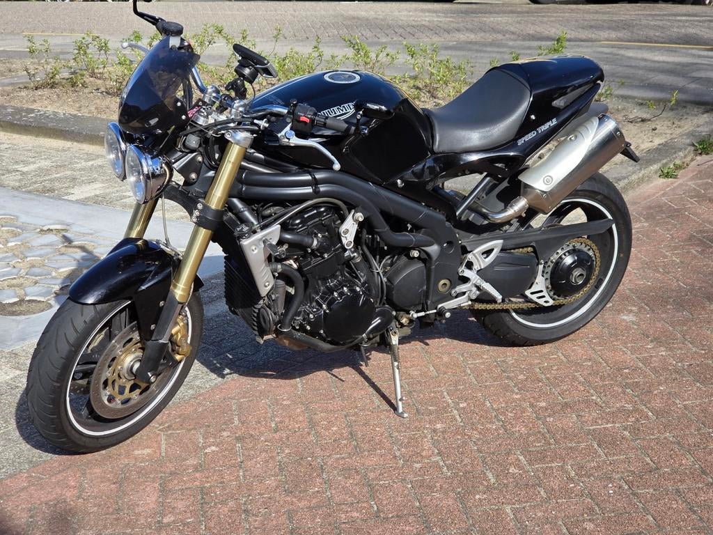 Triumph Speed Triple 1050, 2 cilinders, Sportuitlaat, Motorrijbewijs A, Particulier