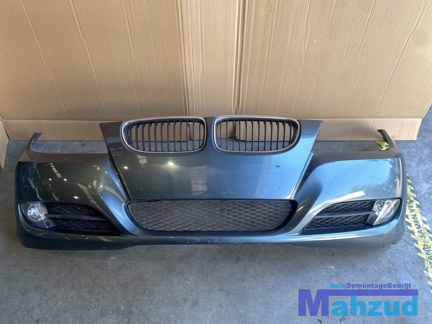 BMW 3 SERIE E90 E91 Groen voorbumper 2004-2012, Auto-onderdelen, Carrosserie en Plaatwerk, Petuelring 130
80788  Munich, DE, Gebruikt