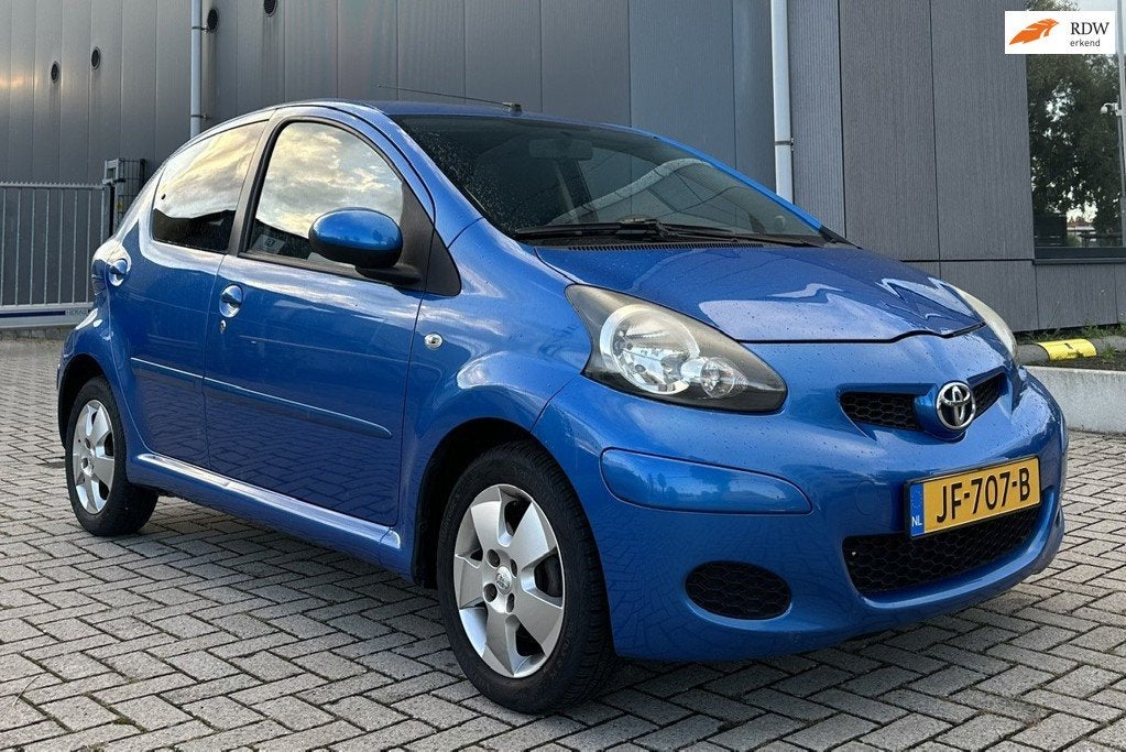 Toyota Aygo 1.0-12V Access / 5-deurs / Airco / Parkeersensor, Auto's, Voorwielaandrijving, Stof, Gebruikt, Zwart