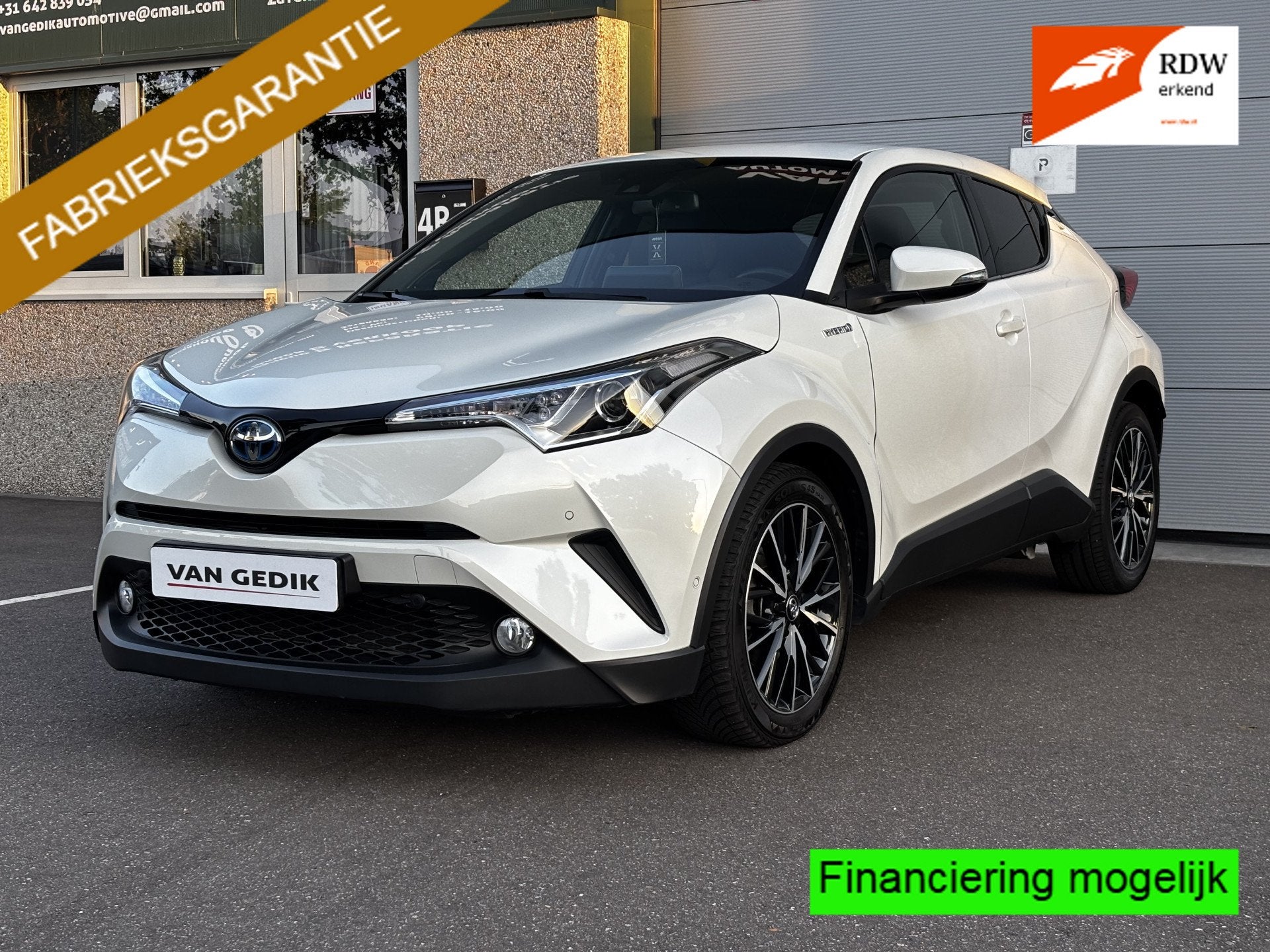 Toyota C-HR 1.8 Hybrid Ex Sport Navi Keyless Parkassist JBL, Euro 6, 4 cilinders, Automatische klimaatregeling, Leder
