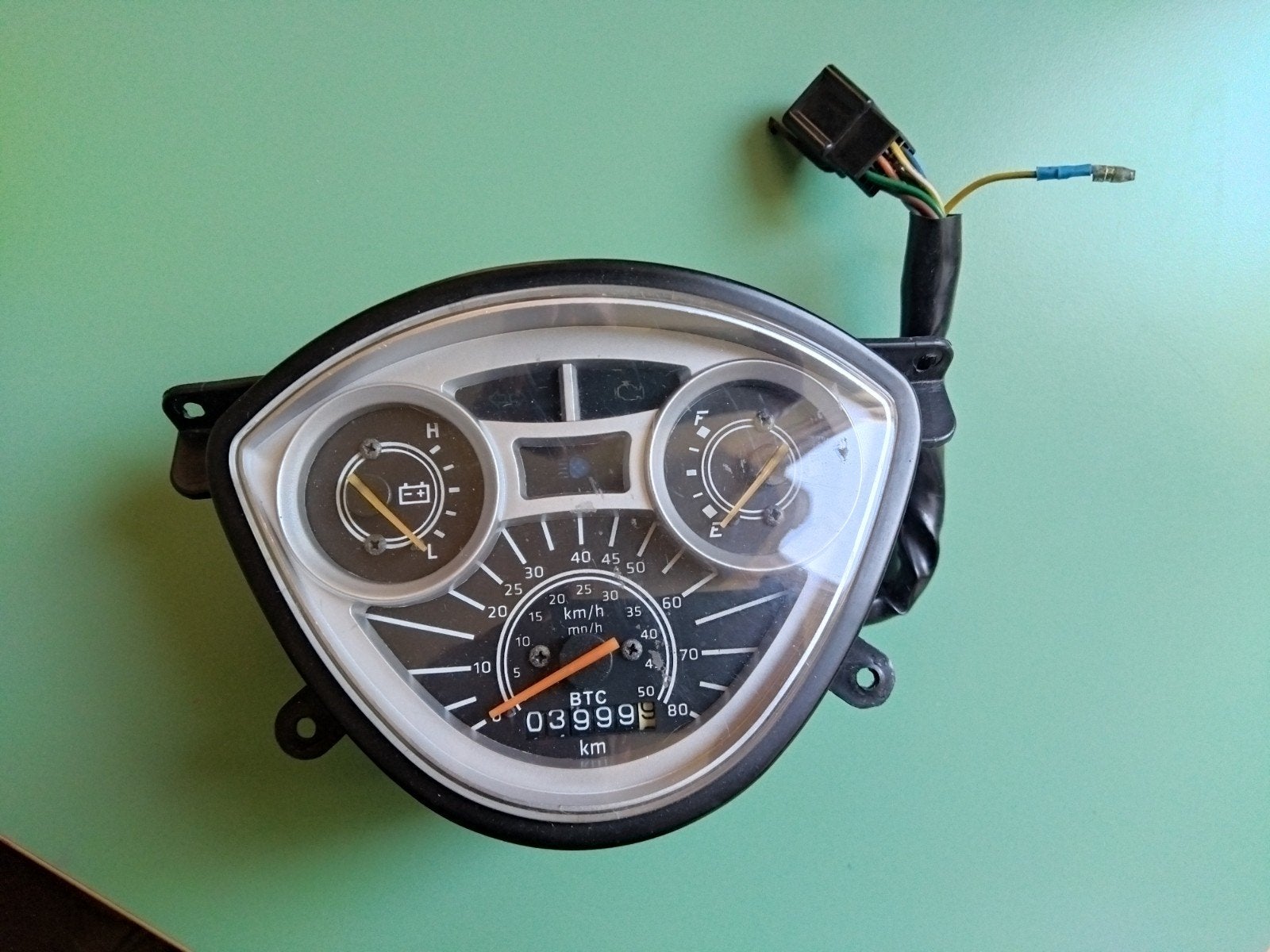 Te koop kilometer teller BTC. Kleine model, Ophalen of Verzenden, Zo goed als nieuw