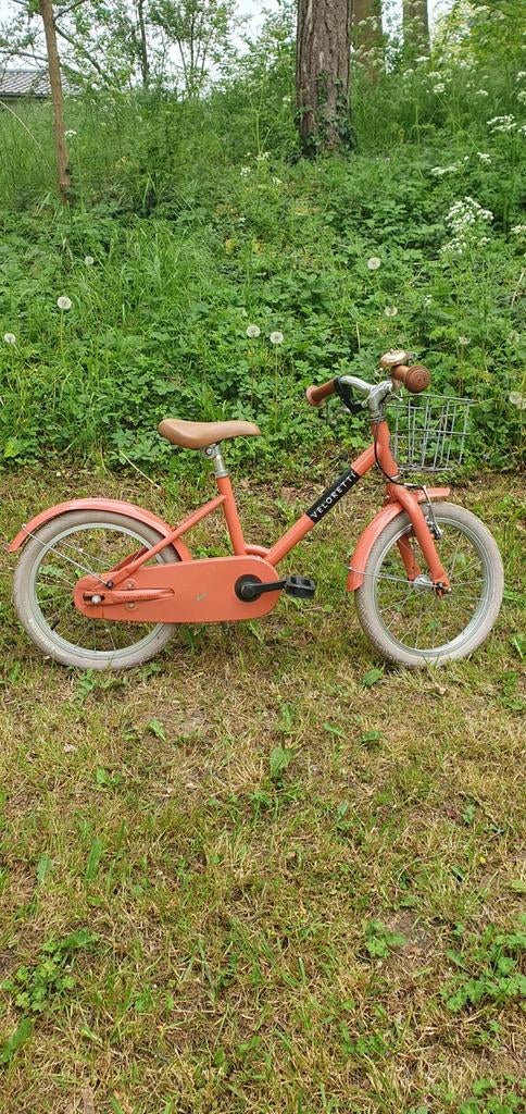 Veloretti kinderfiets 16 inch zalmkleur met mandje en bel, Ophalen, Gebruikt, 16 tot 20 inch