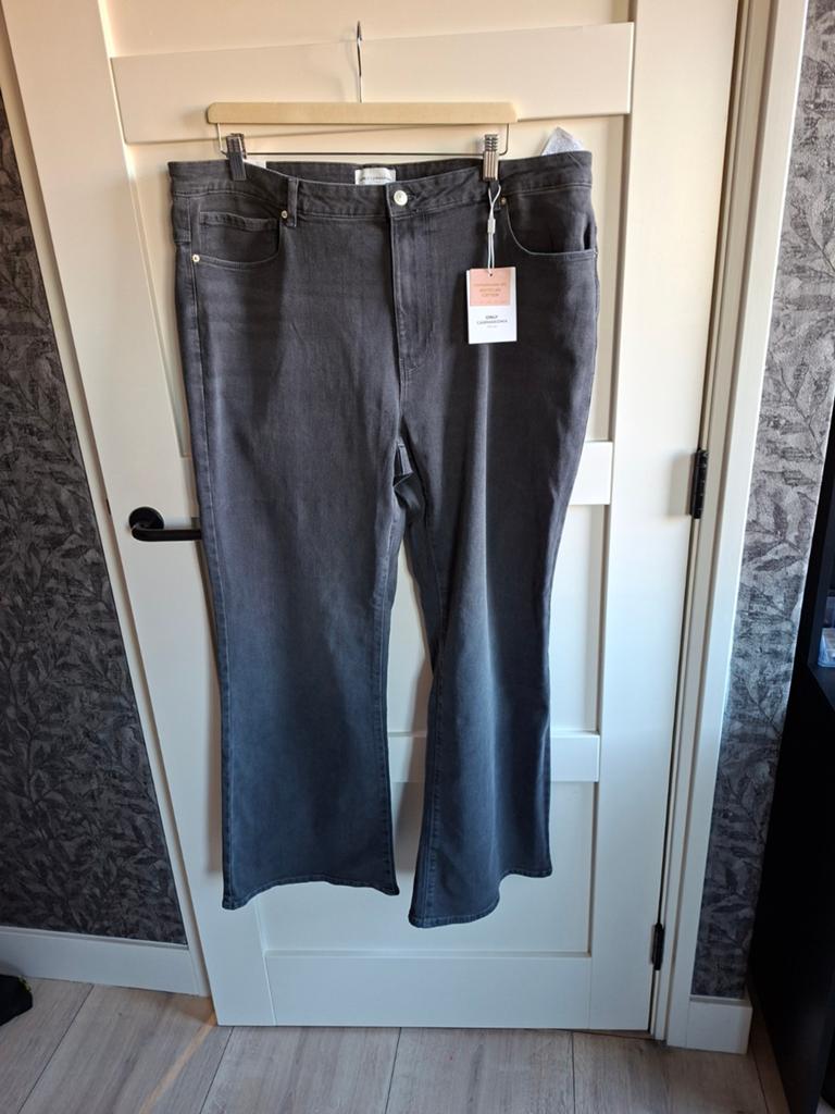ONLY Carmakoma Carlana HW Retro Flared Jeans - Nieuw, Overige jeansmaten, Nieuw, Ophalen of Verzenden, Grijs