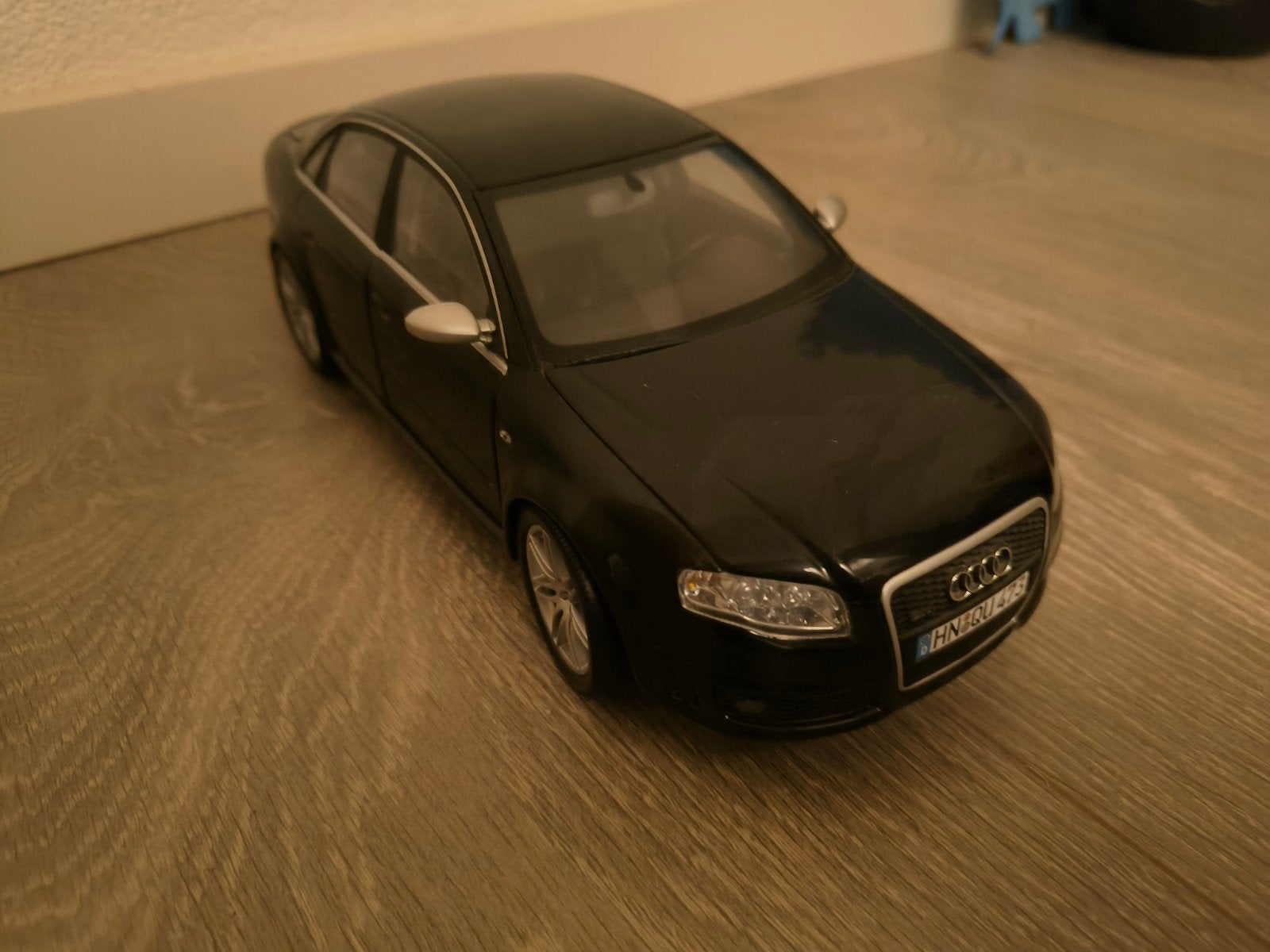 Audi rs 4 1:18, Ophalen, Zo goed als nieuw, MiniChamps