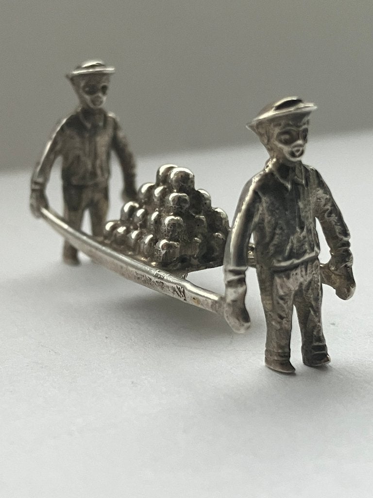 Zilveren miniatuur kaasdragers, Zaanlandse Zilversmederij, Verzenden, Zilver