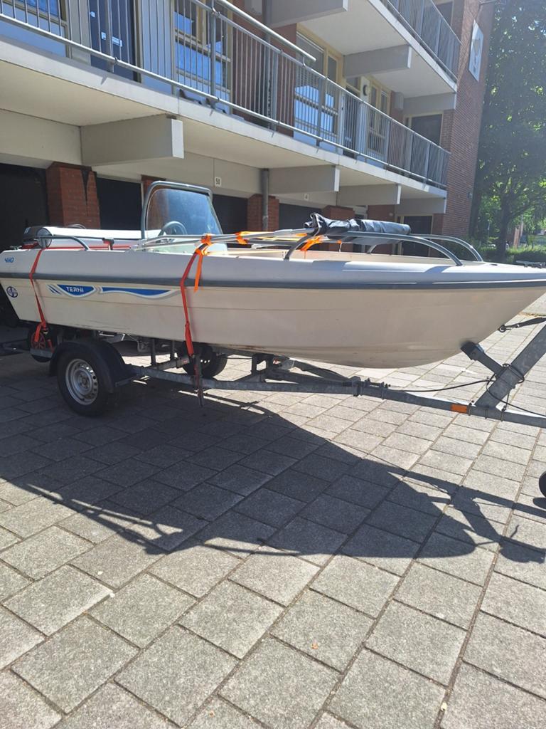 Mooie console boot + trailer, Watersport en Boten, Boottrailers, Ophalen, Zo goed als nieuw, Minder dan 6 meter