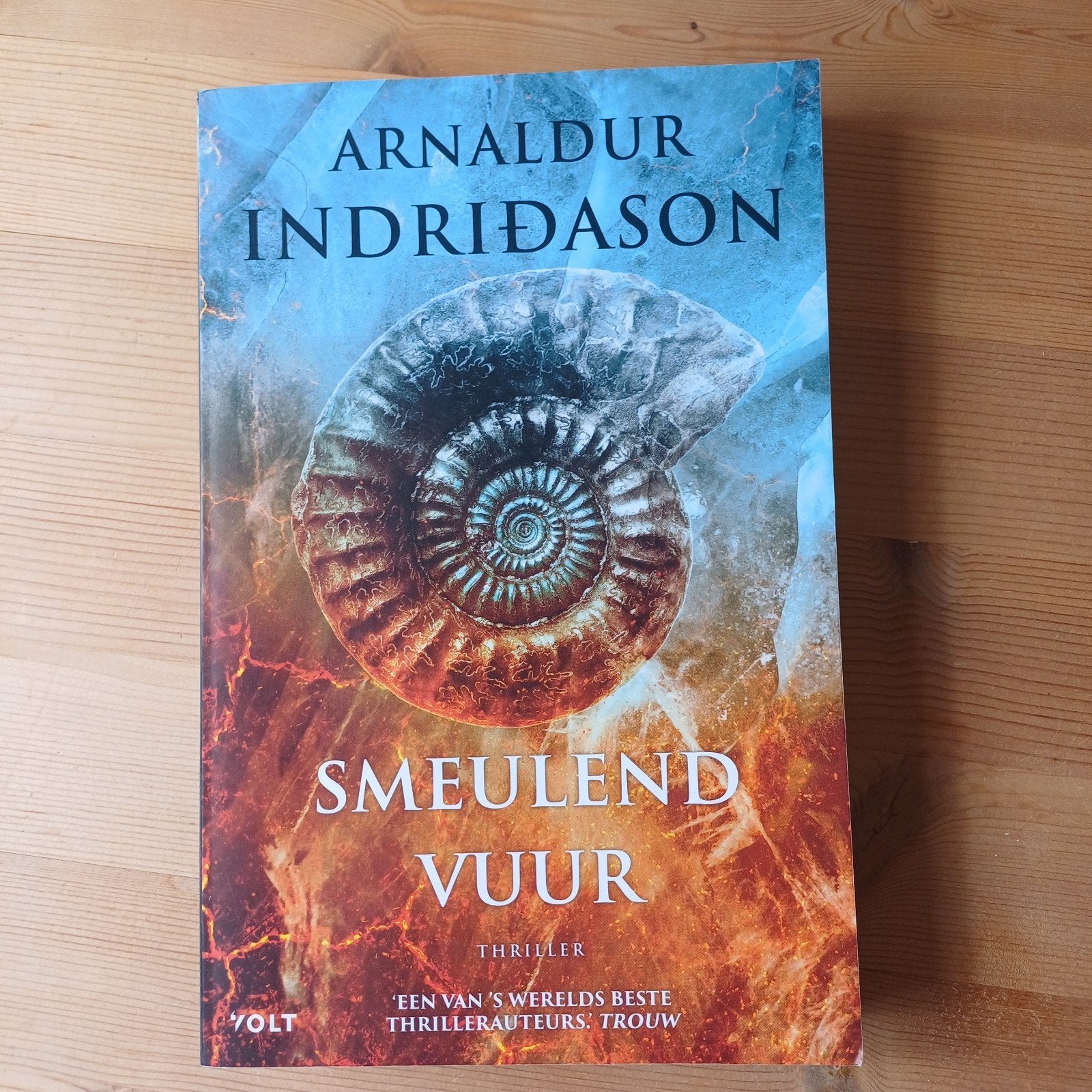 Arnaldur Indridason - Smeulend vuur, Ophalen, Zo goed als nieuw, Arnaldur Indridason