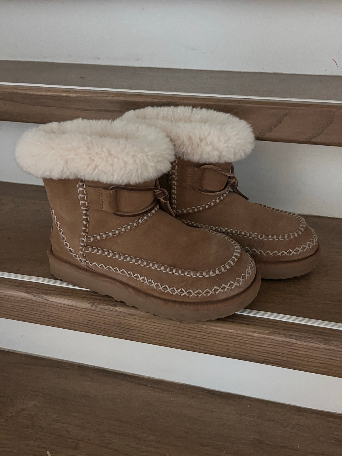 Zo goed als nieuwe UGG mini Alpine - Maat 36, Ophalen of Verzenden, Zo goed als nieuw, Meisje, Laarzen