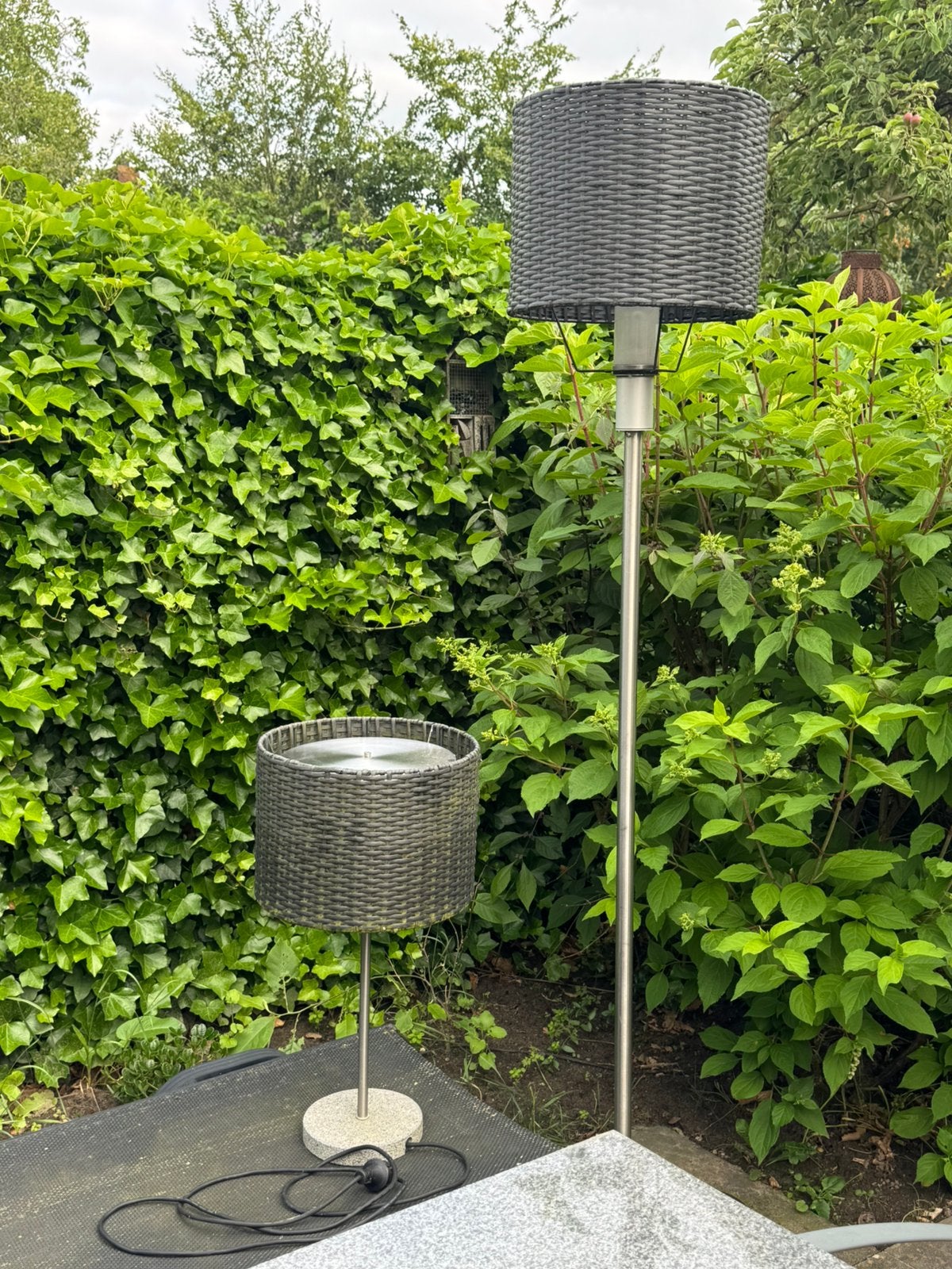 Twee buitenlampen.. staande lamp en tafellamp, Ophalen of Verzenden, Zo goed als nieuw