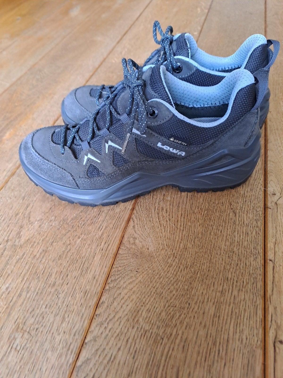 lowa sirkos evo gtx le ws. maat 38. antraciet/blauw., Ophalen of Verzenden, Zo goed als nieuw, Blauw