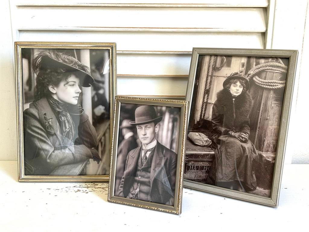Drie vintage fotolijsten met bol glas, Ophalen