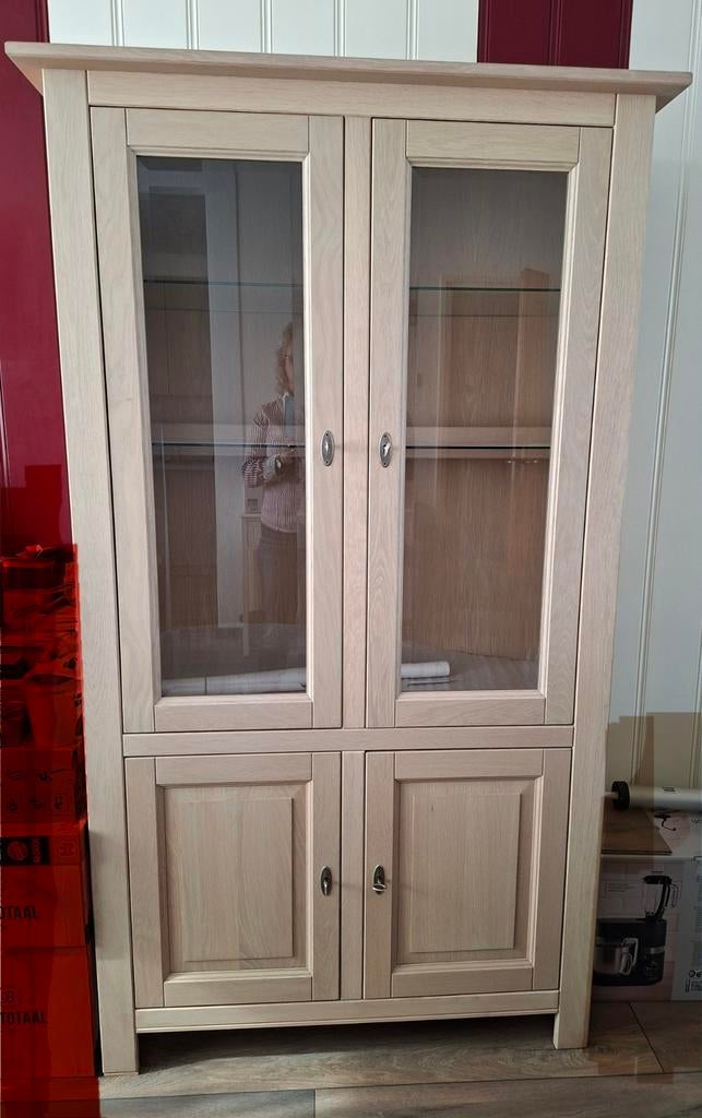 Vitrinekast blank eiken, 100 tot 150 cm, Ophalen of Verzenden, Zo goed als nieuw, 150 tot 200 cm