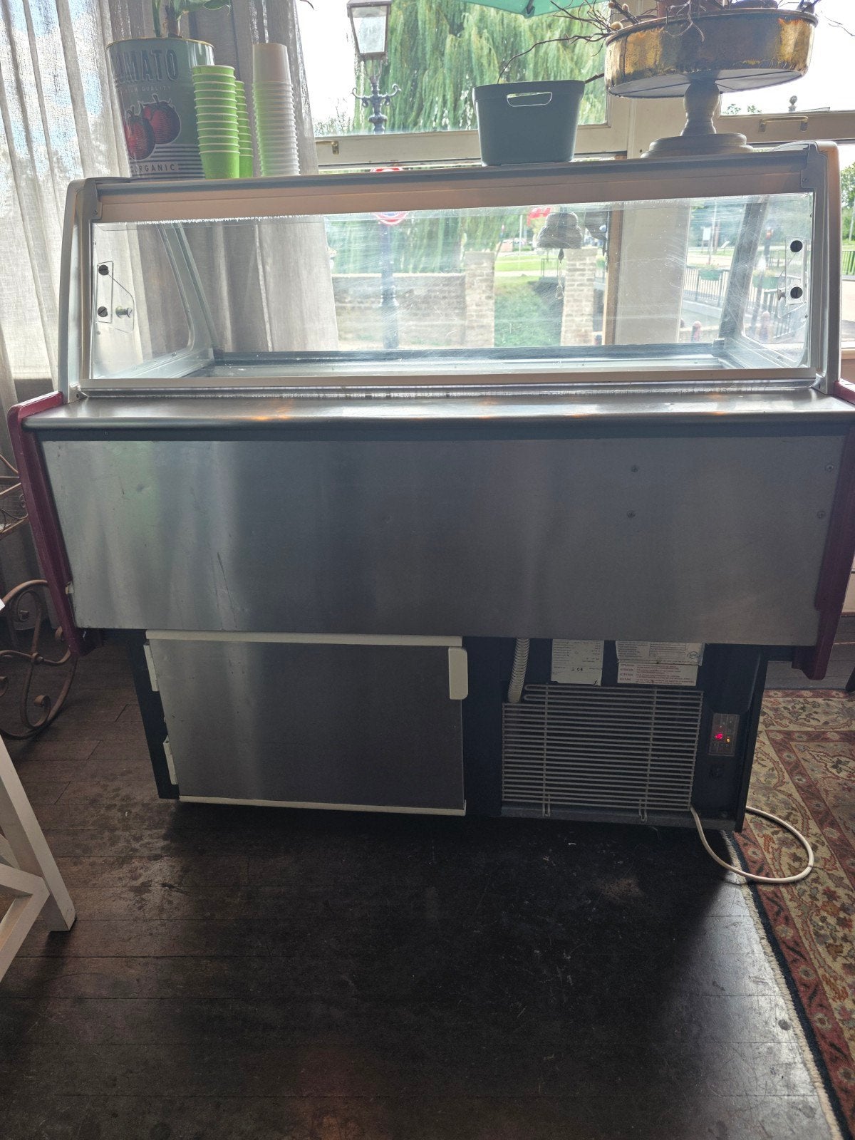 Ijsvitrine geschikt voor 10 ijsbakken - 1370x900x1270mm, Ophalen